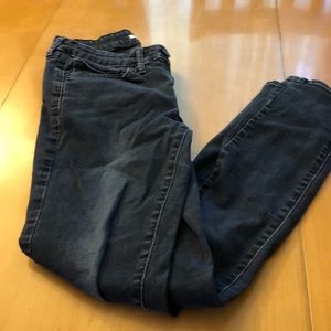 Levi’s 711 skinny jeans